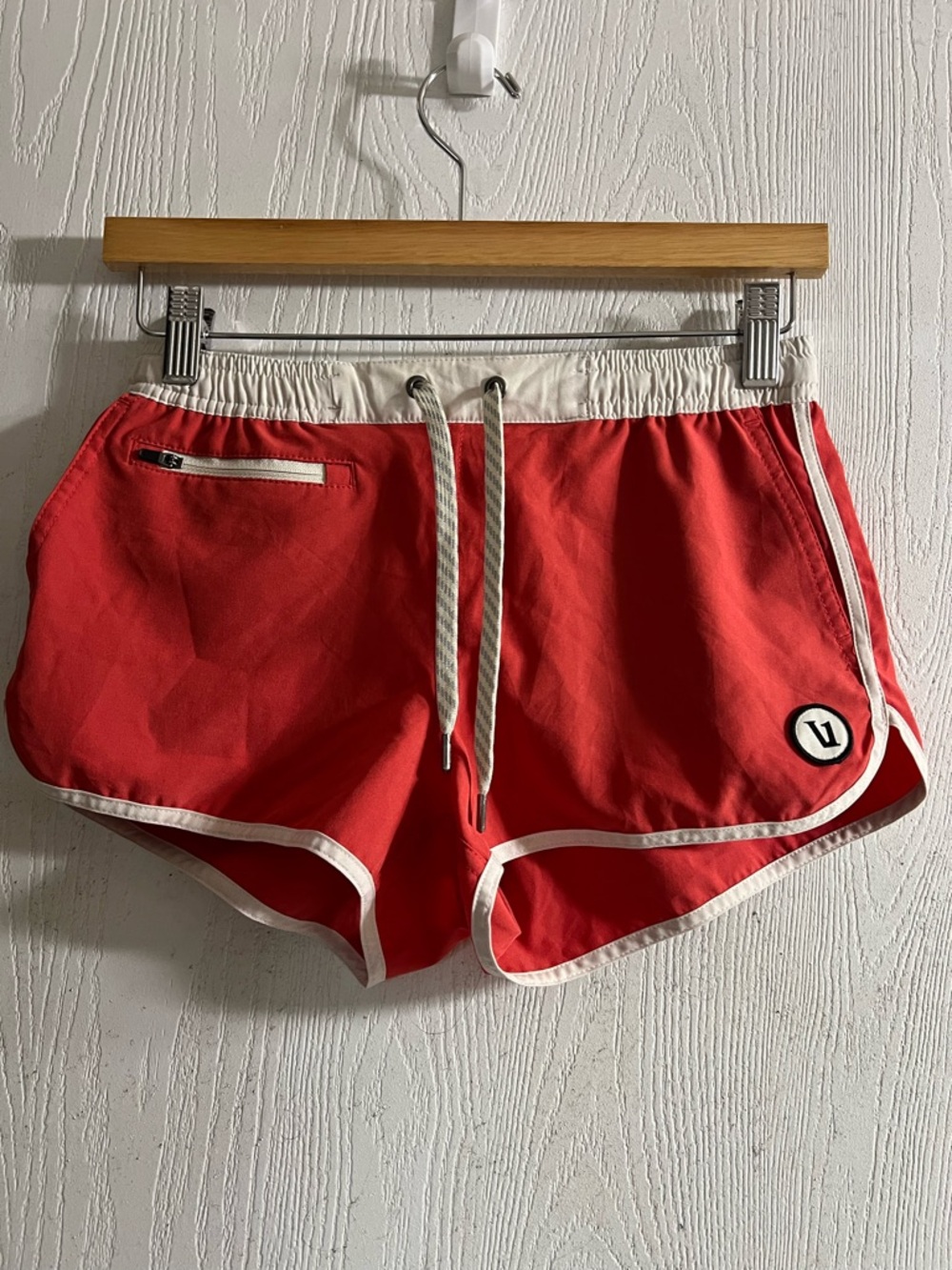 Vuori Shorts Red 2" Inseam Tavi Athletic Shorts Workout Women Sz XS